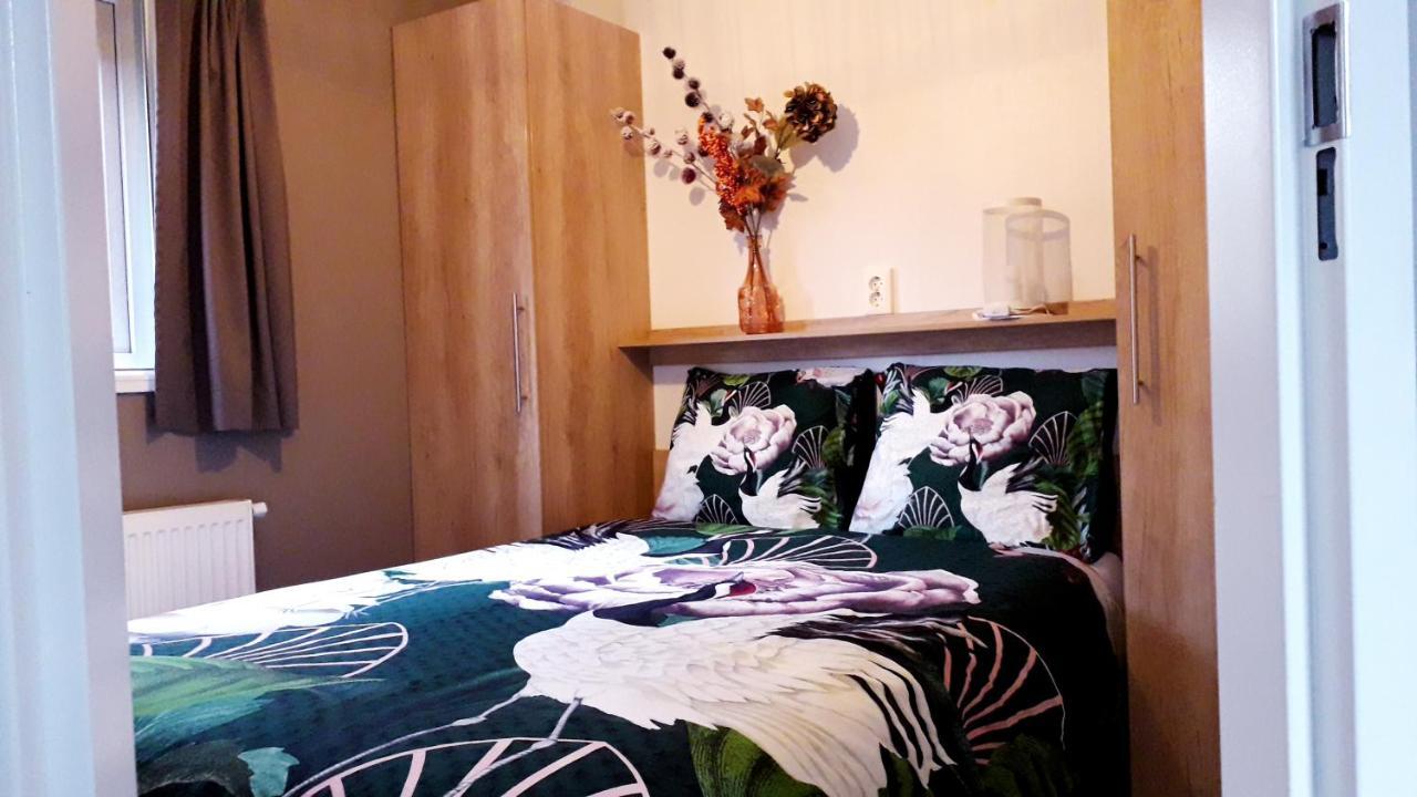 4P Chalet Tolve Met 4 Fietsen Vlakbij Natuurgebieden Drents Friese Wold, Fochteloerveen En Gevangenisdorp Veenhuizen Oosterwolde  Kültér fotó