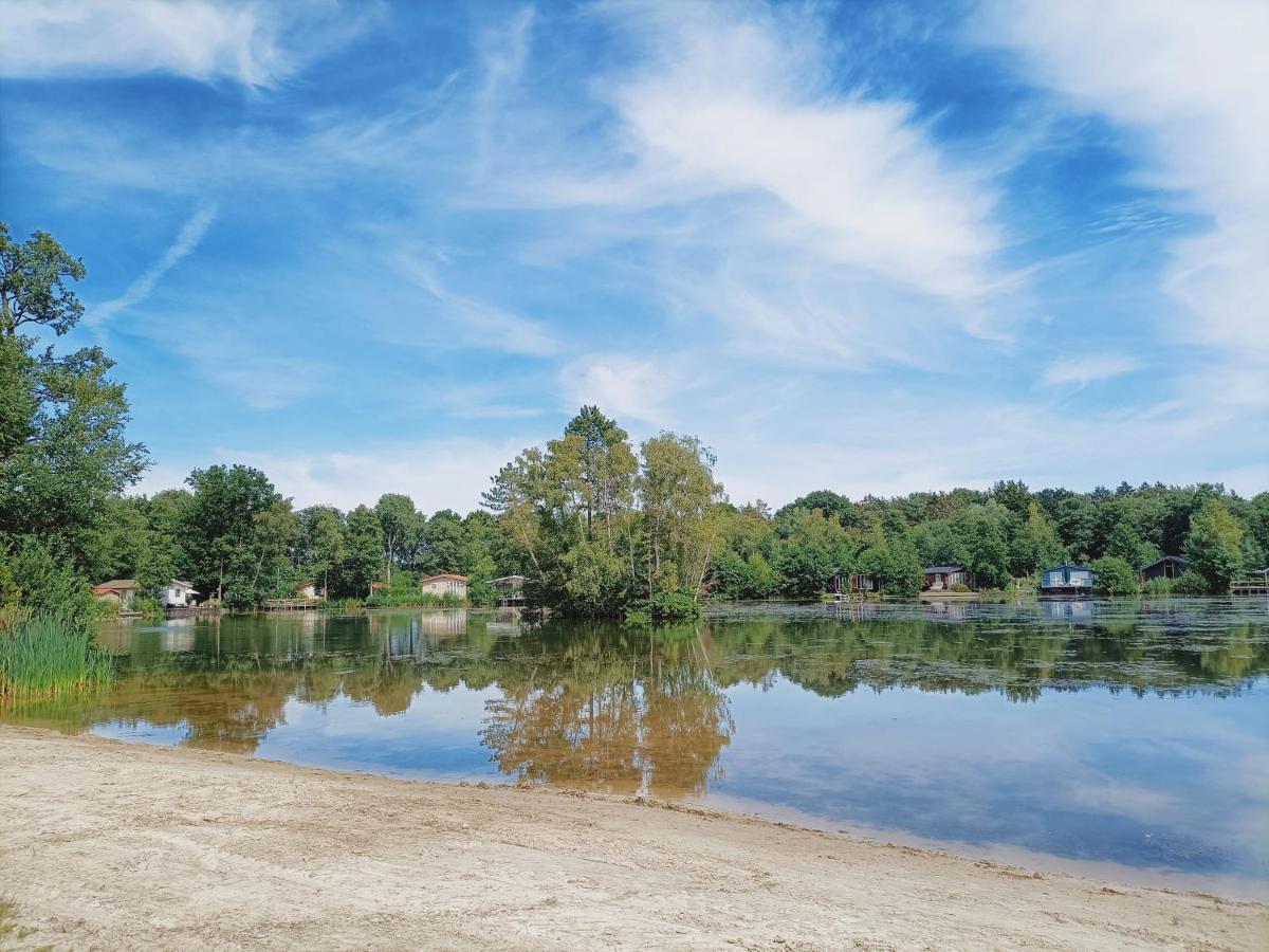 4P Chalet Tolve Met 4 Fietsen Vlakbij Natuurgebieden Drents Friese Wold, Fochteloerveen En Gevangenisdorp Veenhuizen Oosterwolde  Kültér fotó