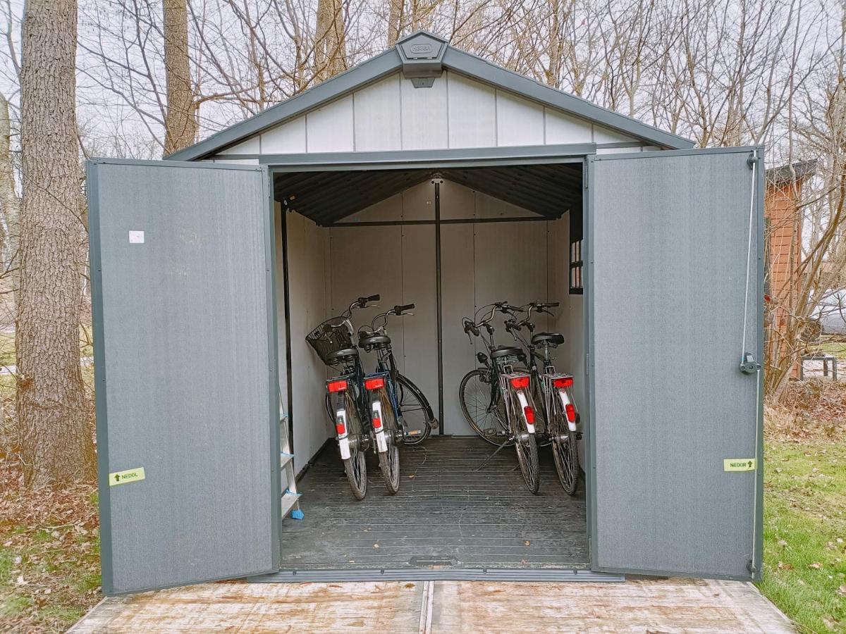 4P Chalet Tolve Met 4 Fietsen Vlakbij Natuurgebieden Drents Friese Wold, Fochteloerveen En Gevangenisdorp Veenhuizen Oosterwolde  Kültér fotó